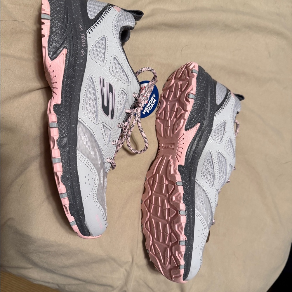 Skechers Women's Athletic Shoes in Gray and Pink
